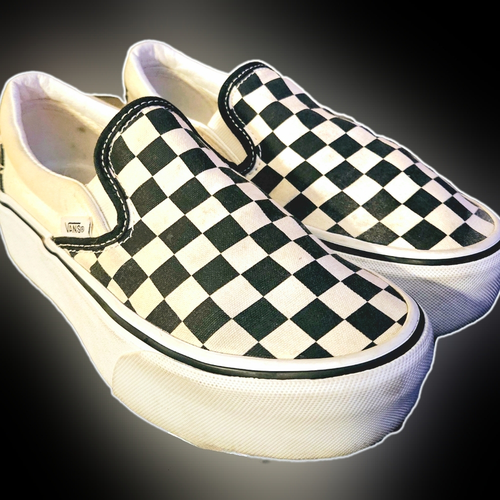 Worn twice old school vans low top black and white checkered